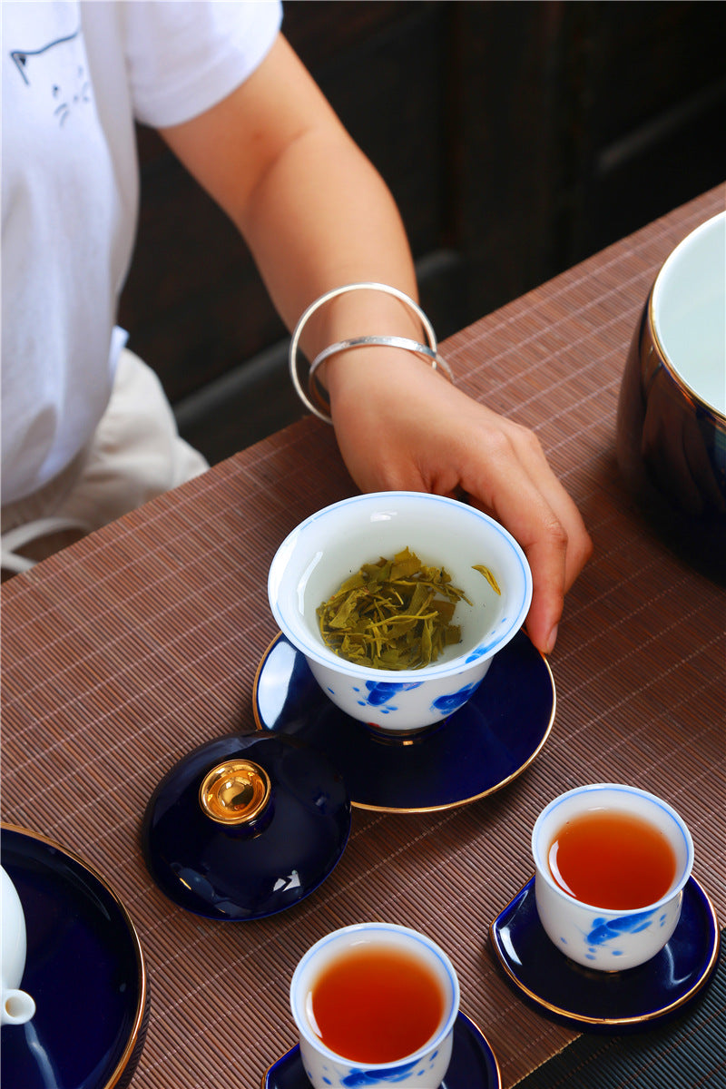 景徳鎮・朋寄祭蘭 手描き青花磁器 羊脂玉描金 ギフトボックス 茶器セット 蓋碗・急須・品茗杯